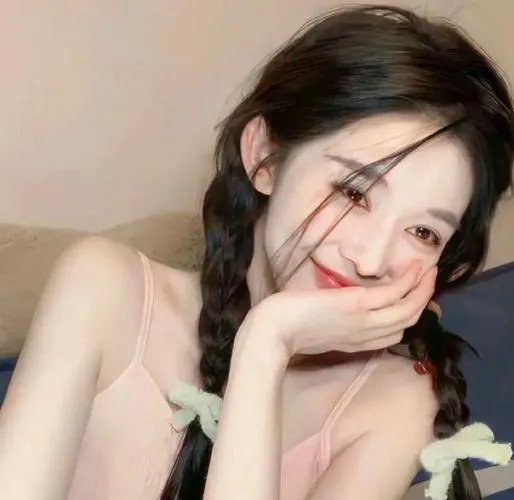 三个摩登女性